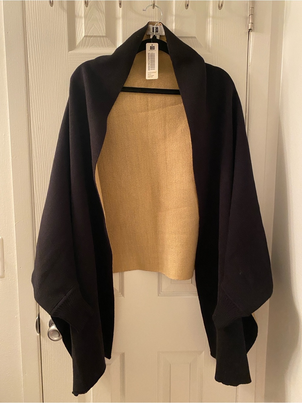 Laundry by Design Black and Tan Open-Front Wrap with Sleeves